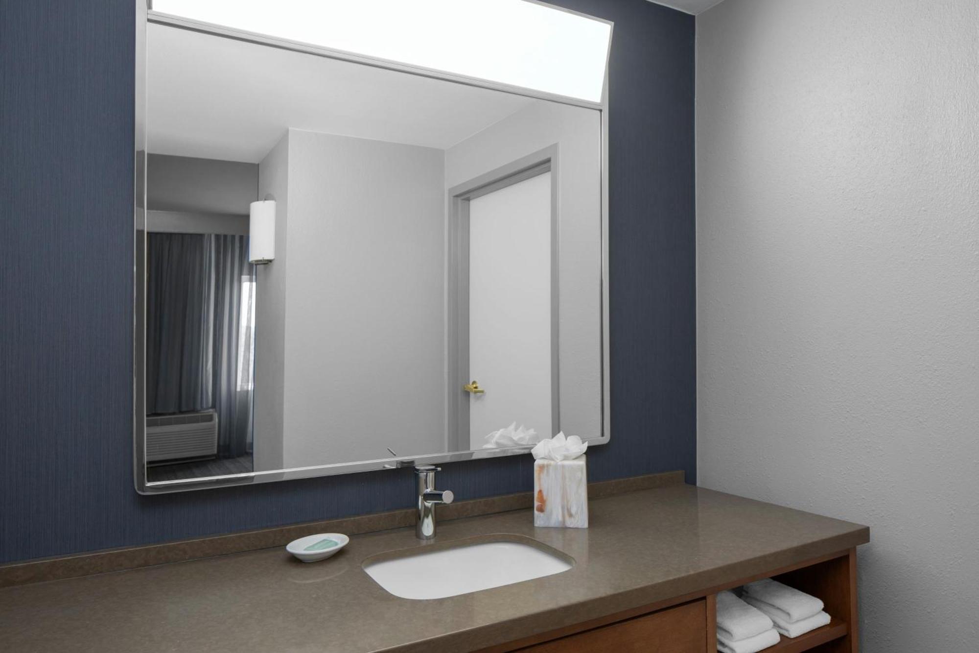 คอร์ตยาร์ด แทมปา โอลด์สมาร์ Hotel ภายนอก รูปภาพ